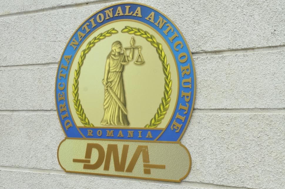 Doi angajați ai Primăriei Filipeștii de Pădure, trimiși în judecată de procurorii DNA — Justiție
