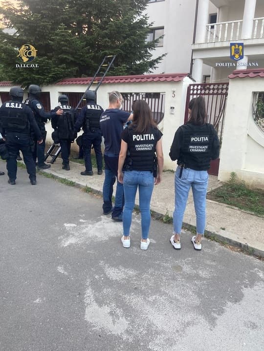 Operațiuni de percheziție efectuate în București și în 6 județe, inclusiv la instituții publice, într-un caz de exploatare a persoanelor cu dizabilități sau vulnerabile, prin practici inumane sau degradante