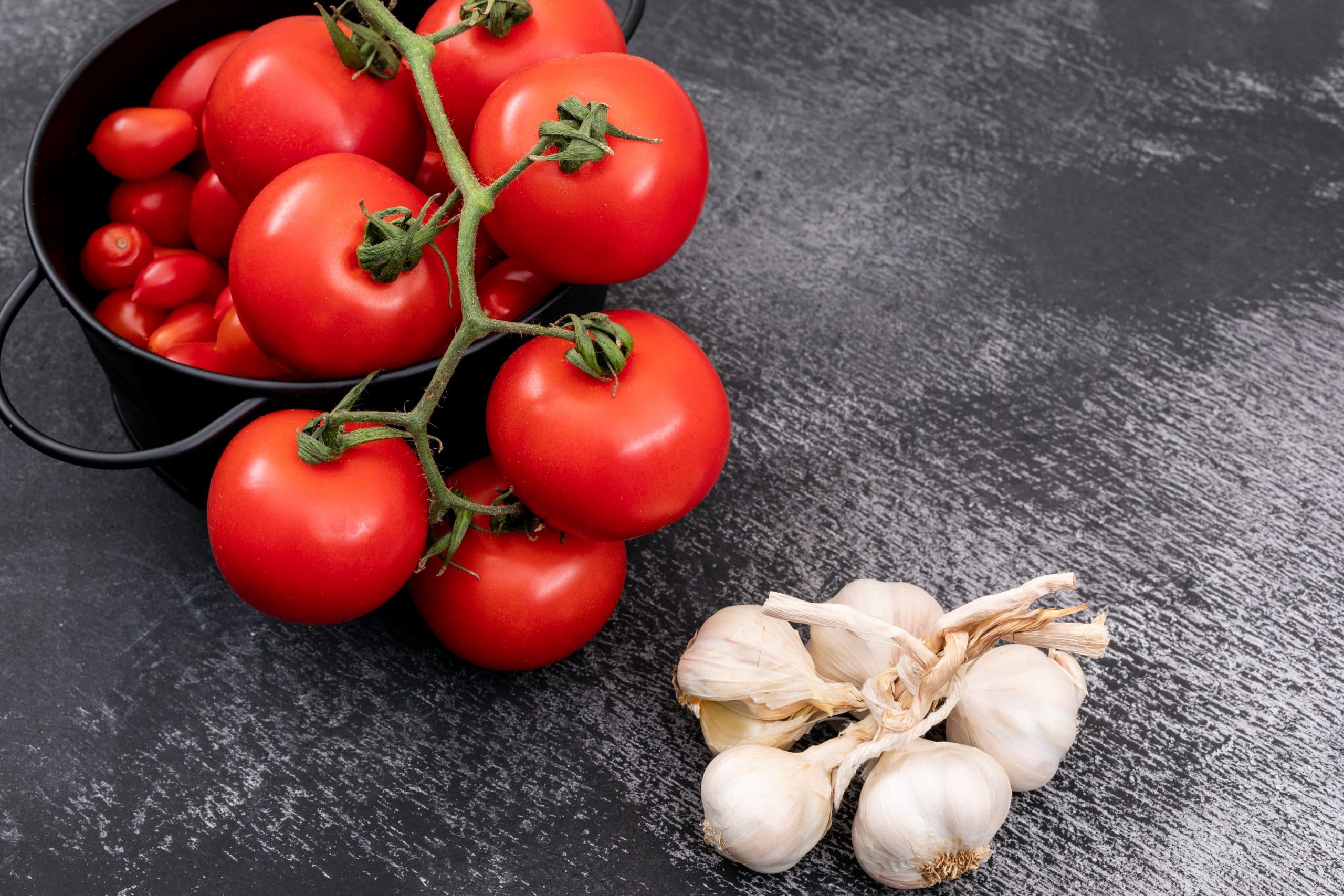 Fresh Tomatoes Pot Garlics Scaled