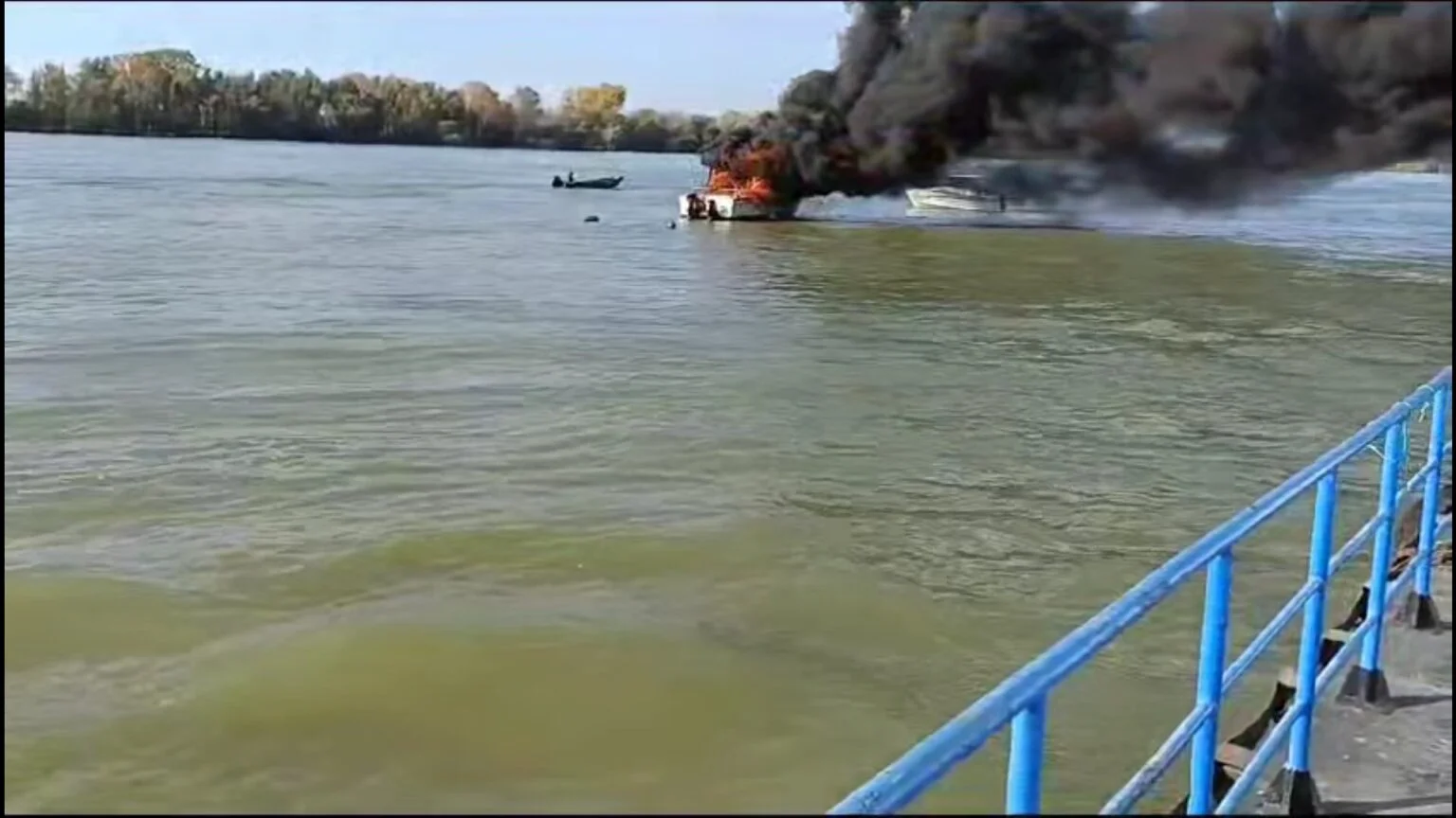 incendiu barca MIla 23