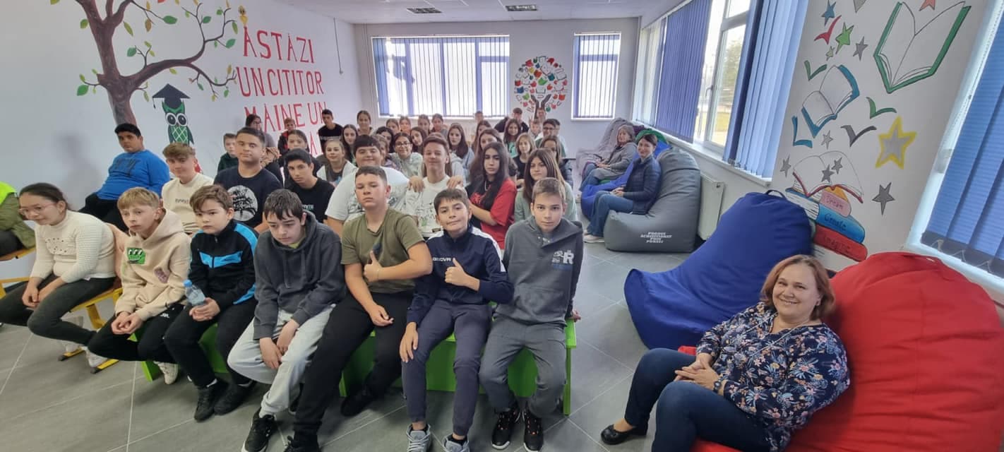Școala nr. 1 din Ciolpani, un loc în care copiii învață într-un mod plăcut, fără presiunea temelor pentru acasă