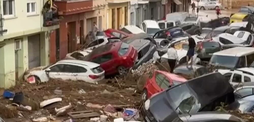 Un cuplu de români, împreună cu fiica lor, și-au pierdut viața în inundațiile din Spania. O viitură  — Internațional
