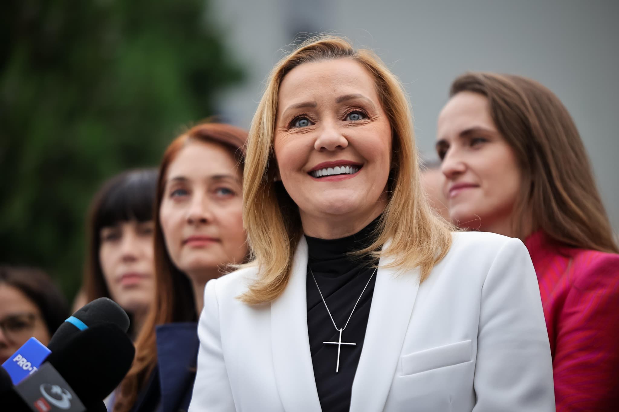 DIICOT verifică pozele din campania Elenei Lasconi