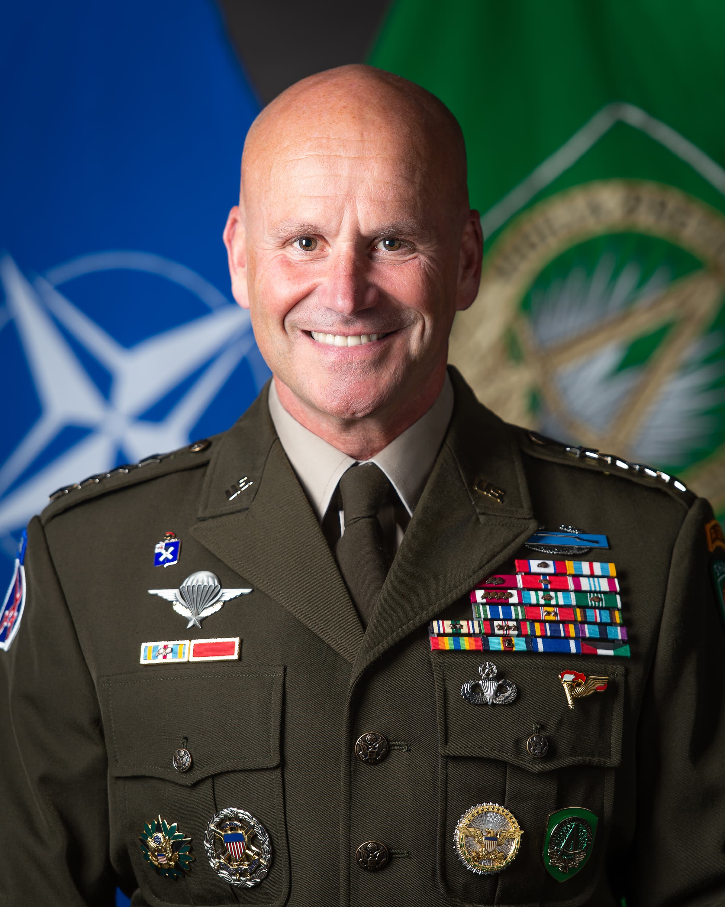 Surse: SUA ar dori să cedeze rolul de comandant suprem al NATO în Europa (SACEUR)