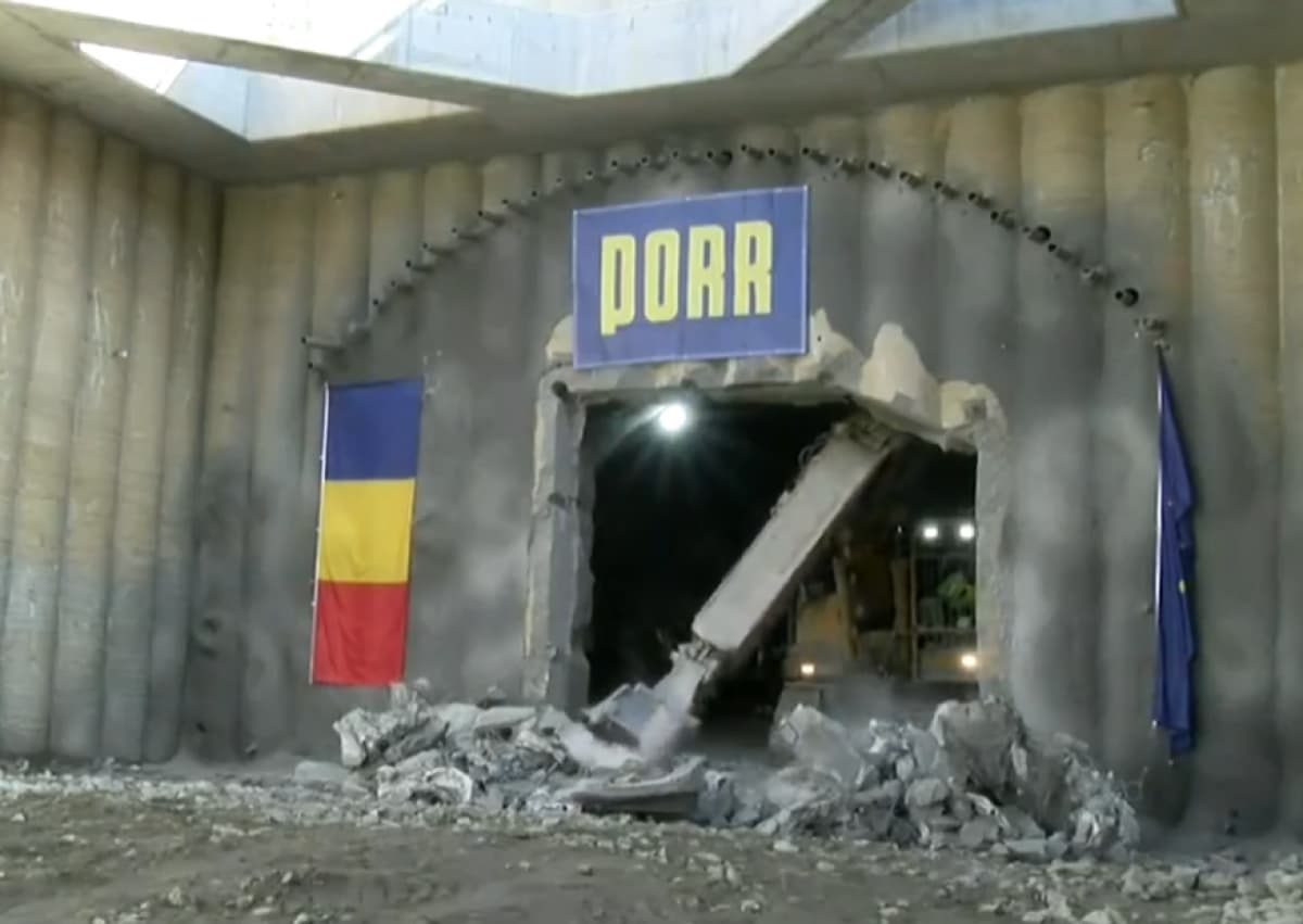 Imagini spectaculoase cu străpungerea Tunelului Daniela, între Pitești și Sibiu — Societate