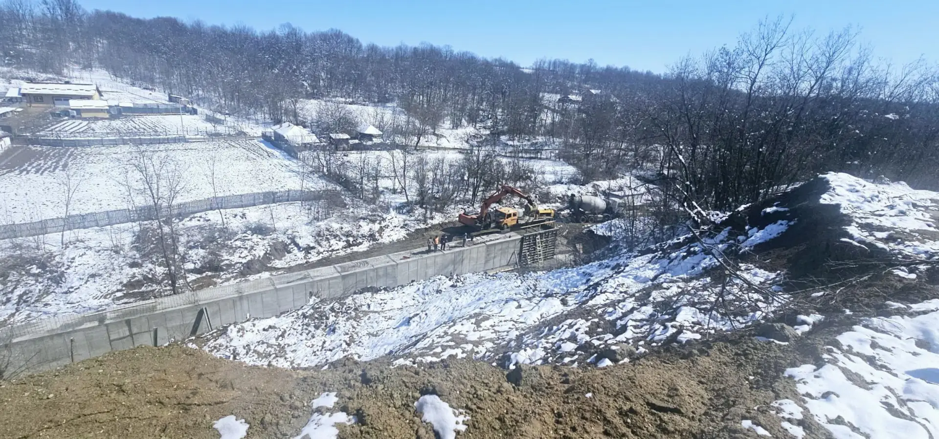 Consiliul Județean Olt începe lucrări de reparație și consolidare pe drumurile județene DJ 657B și D