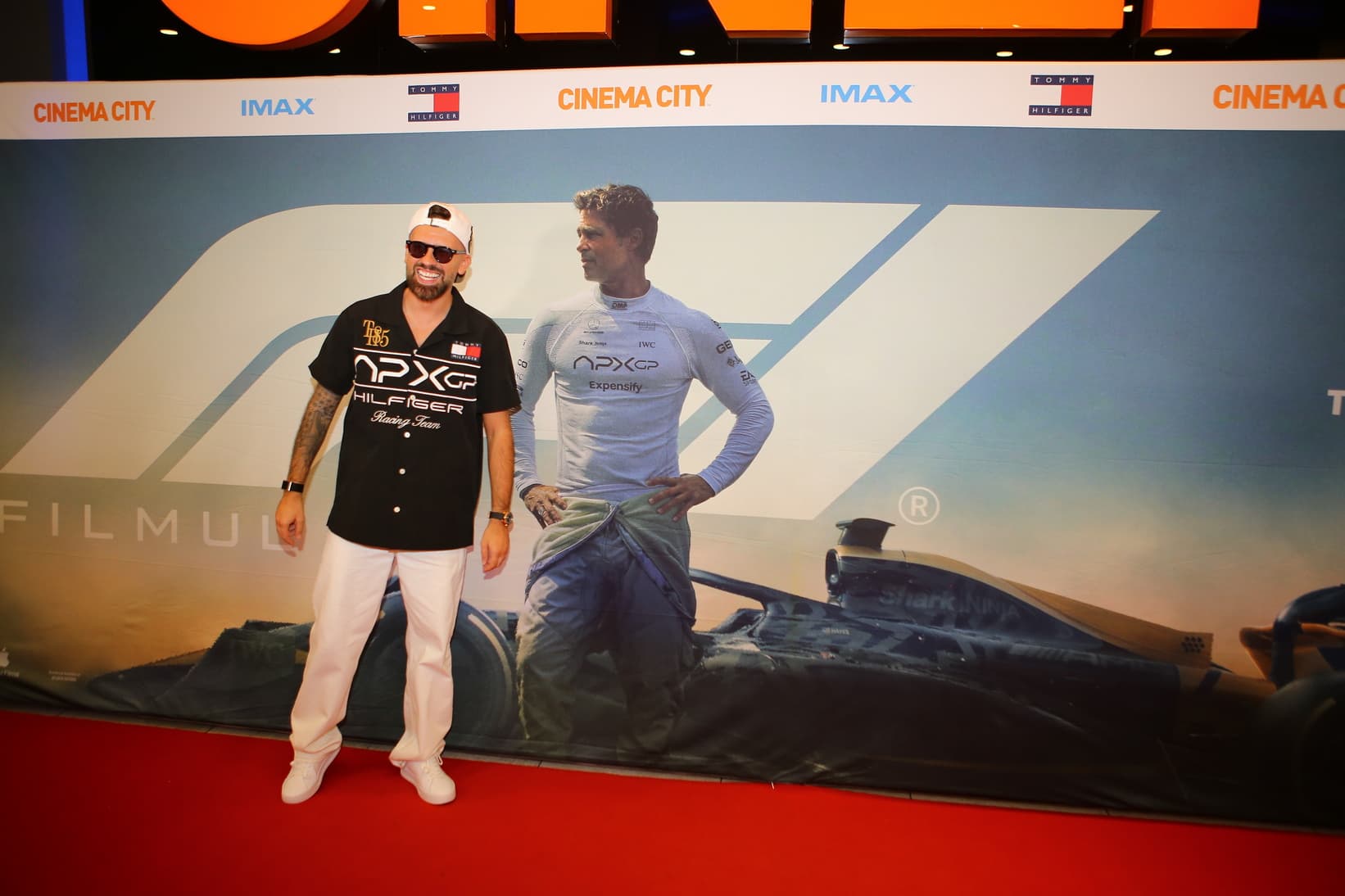 Brad Pitt aplaudat la avanpremiera de gală „F1® Filmul” din România