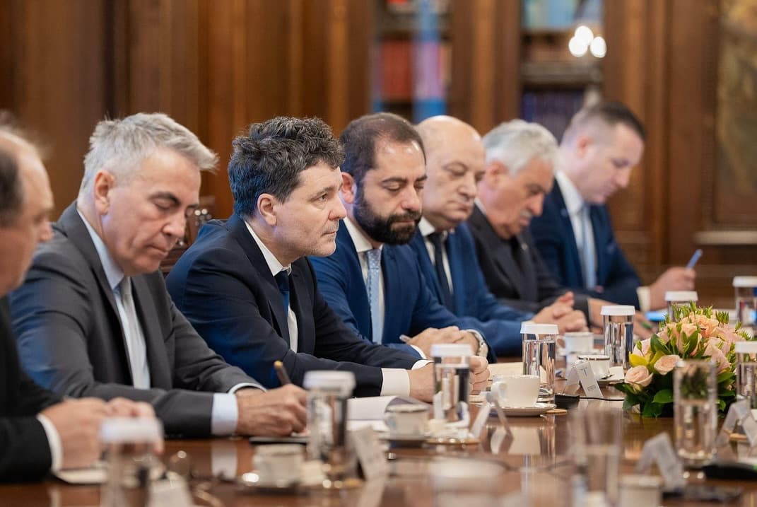 Nicusor Dan negocieri sindicate