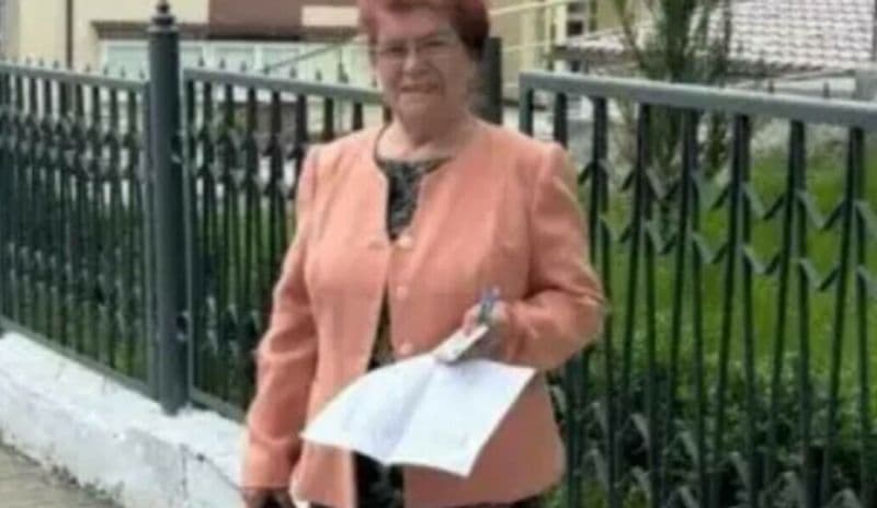 Femeia 75 Ani Bacalaureat