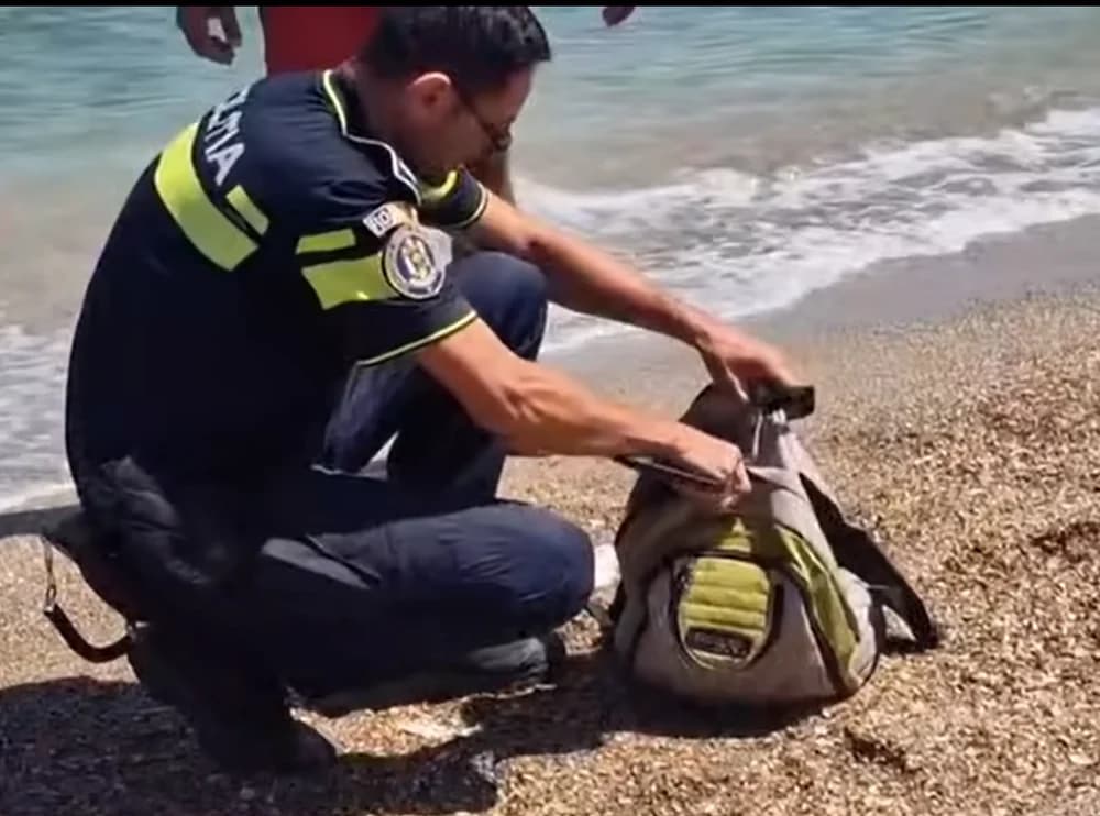 Tragedie la Eforie Sud: un bărbat a murit înecat după ce a intrat în mare cu un rucsac plin cu nisip — Societate