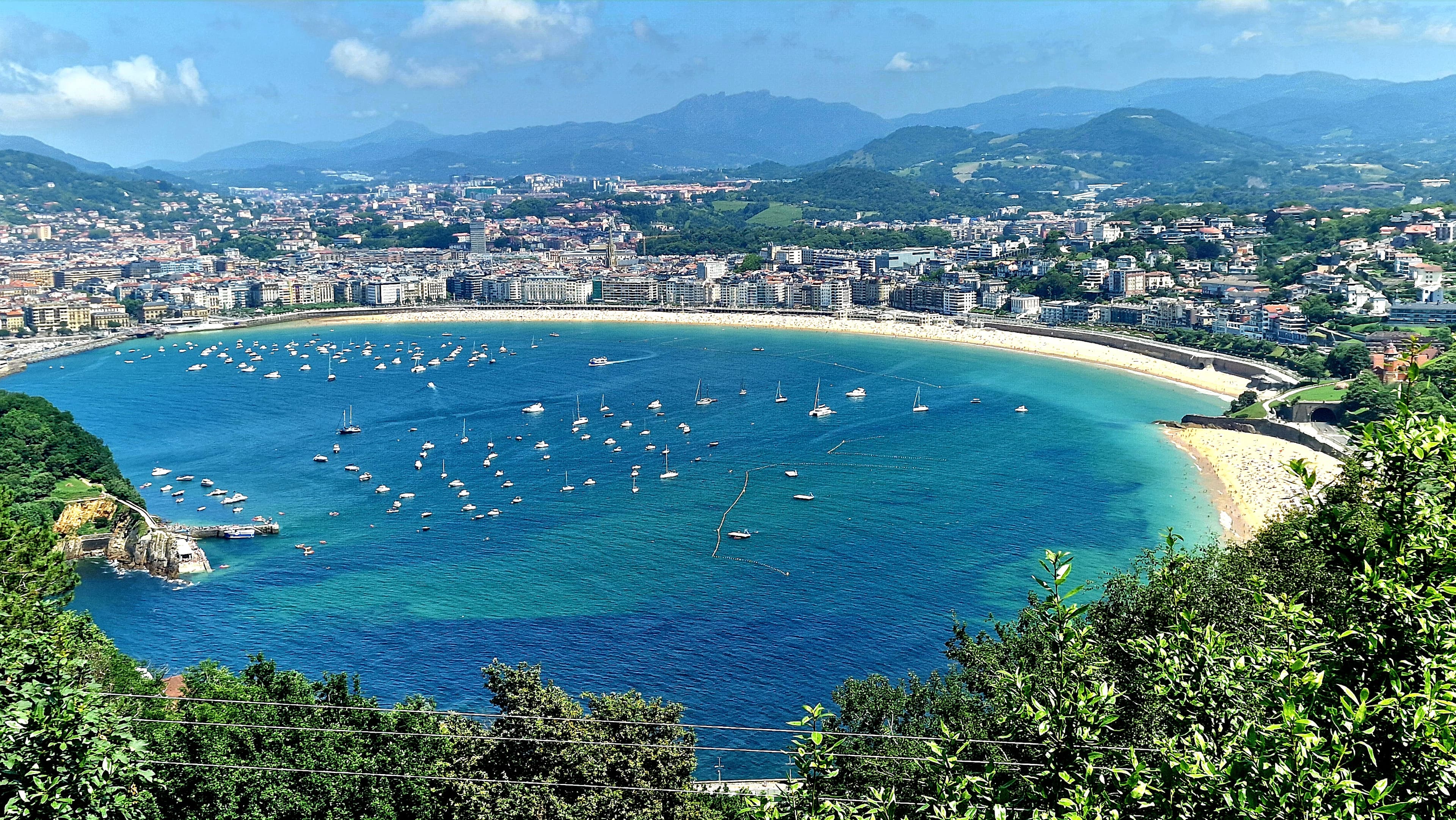 San Sebastián – la elegancia de la bahía y el aroma de los pintxos