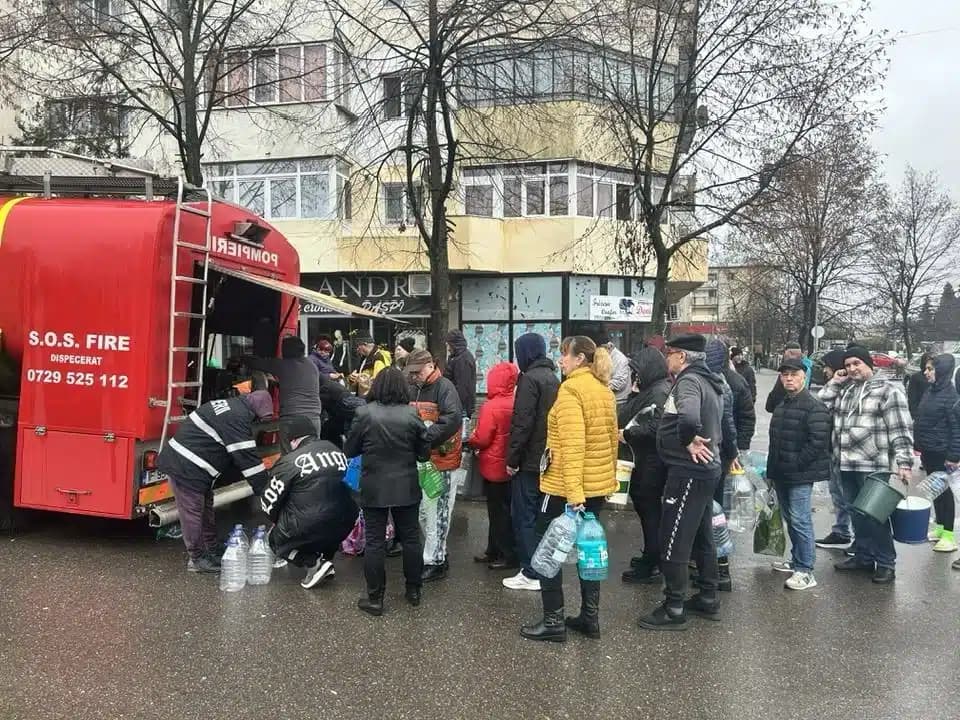 Criză a apei în Prahova și Dâmbovița: autoritățile scot apă potabilă din rezervele de stat pentru populație
