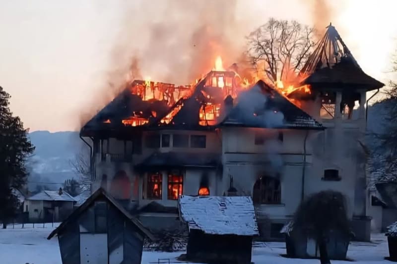 Conacul amiralului Dan Zaharia, mistuit de flăcări: o pierdere grea pentru patrimoniul din Argeș — Societate