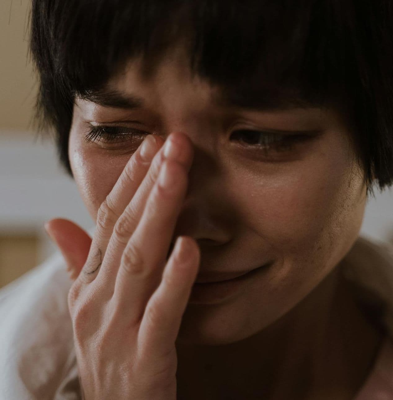 Psiholog din România, acuzat de hărțuire sexuală a clientelor în timpul ședințelor de terapie: „Și ce notă dai păsăricii tale de la 1 la 10?”