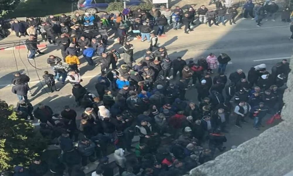 Angajații Complexului Energetic Oltenia protestează pentru locurile de muncă. Aproximativ 1.500 de salariați riscă să rămână fără contracte