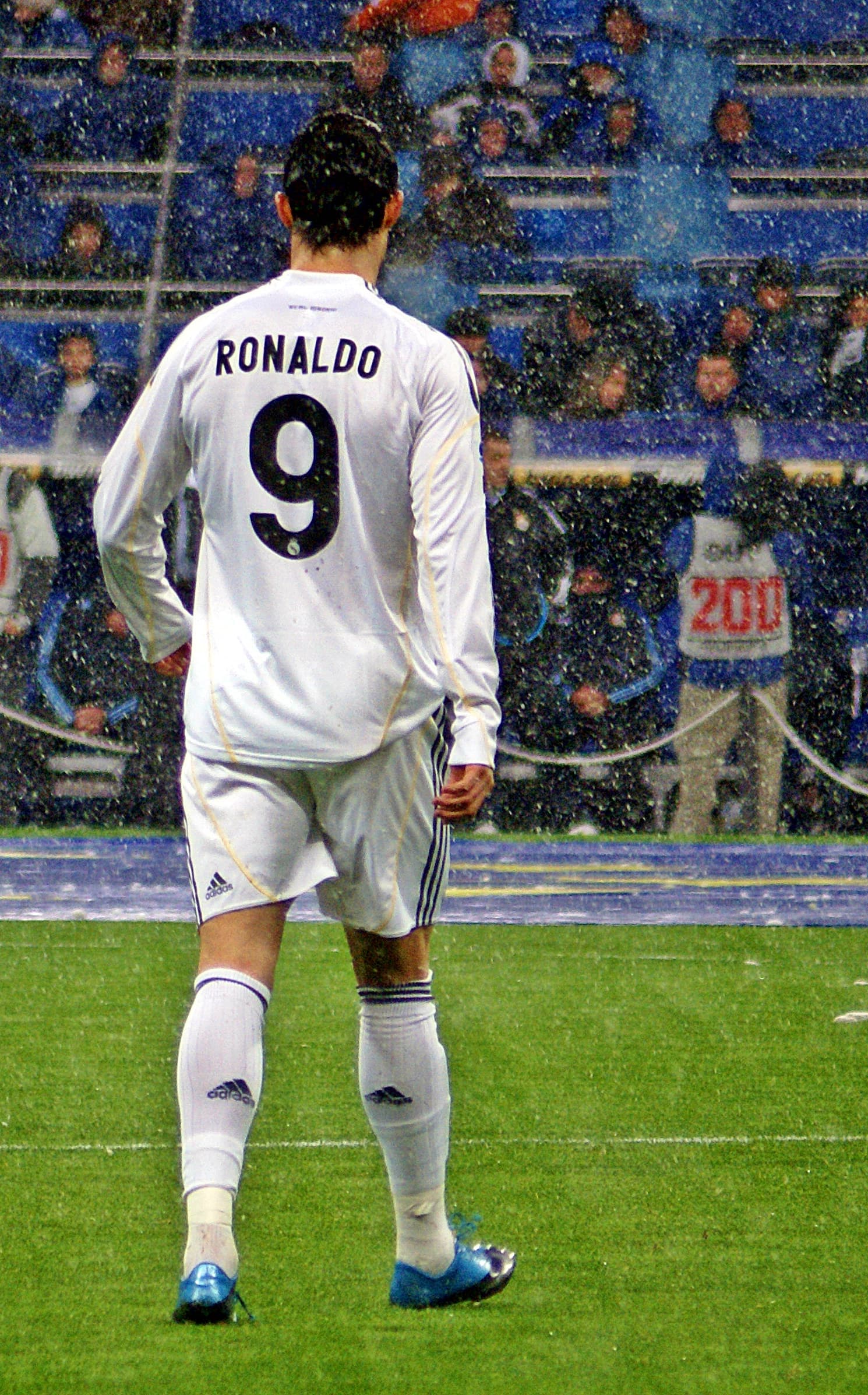 Cristiano Ronaldo, fotografiat în timpul unui meci pentru Real Madrid