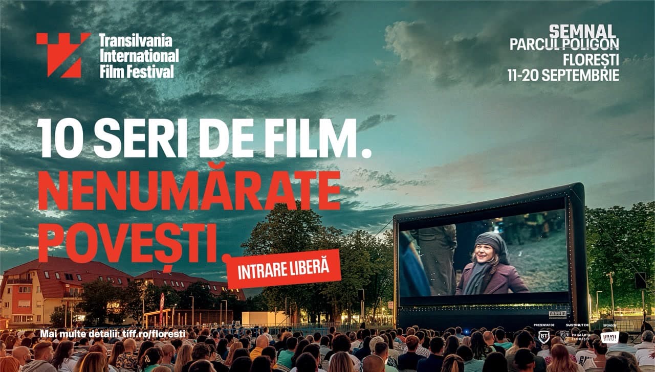 Afișul TIFF Florești, cu publicul urmărind un film pe ecran gonflabil în Parcul Poligon, seara