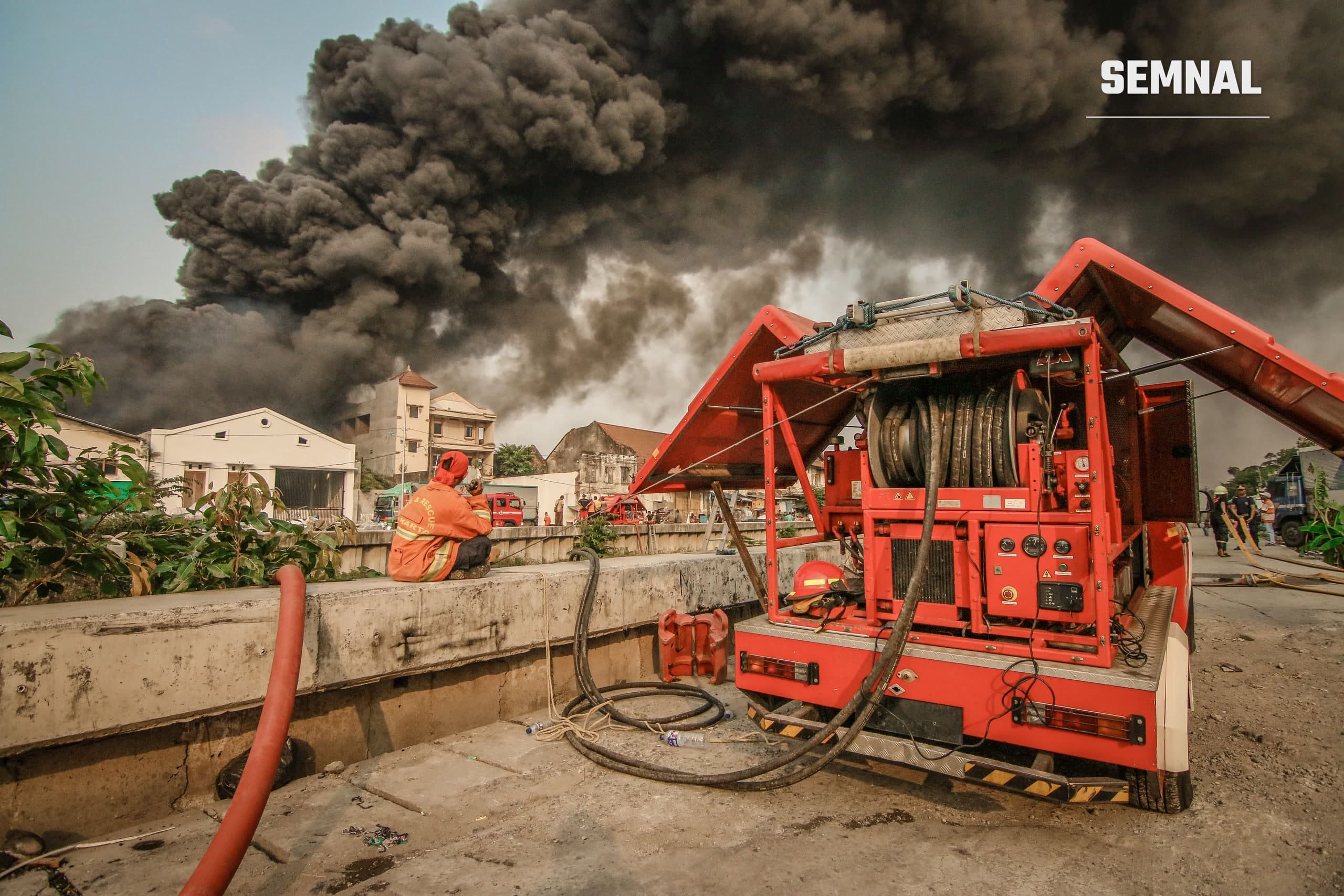 Autospecială de pompieri la fața locului, imagine ilustrativă (Foto: Socrates Bangun / Pexels)