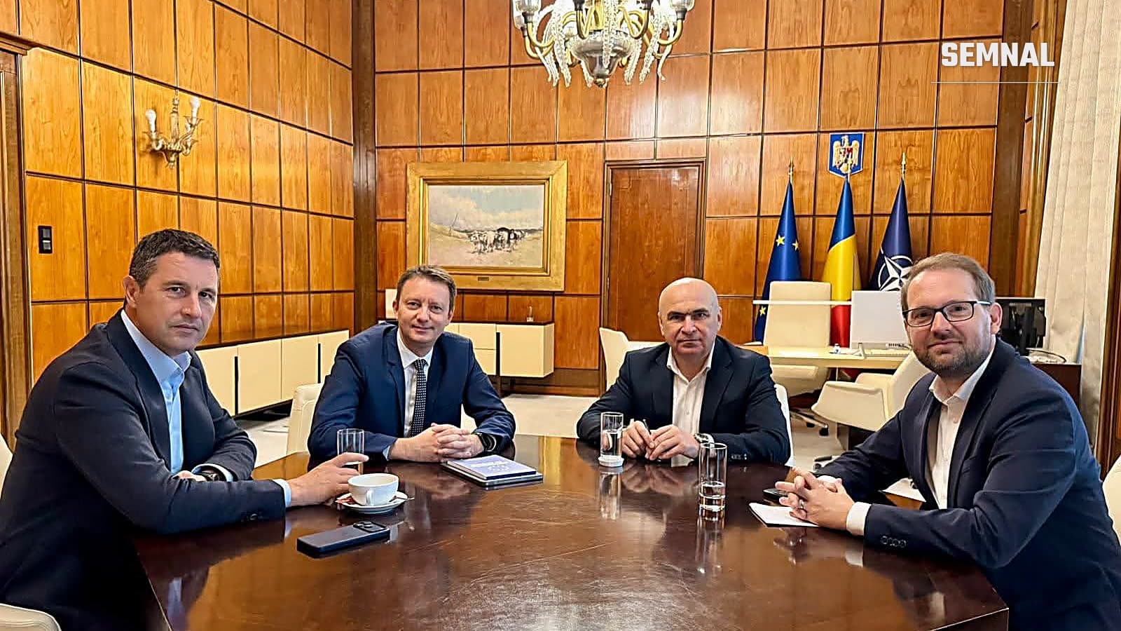 Siegfried Mureșan, la o întâlnire cu lideri ai coaliției, în jurul unei mese (Foto: Siegfried Mureșan)