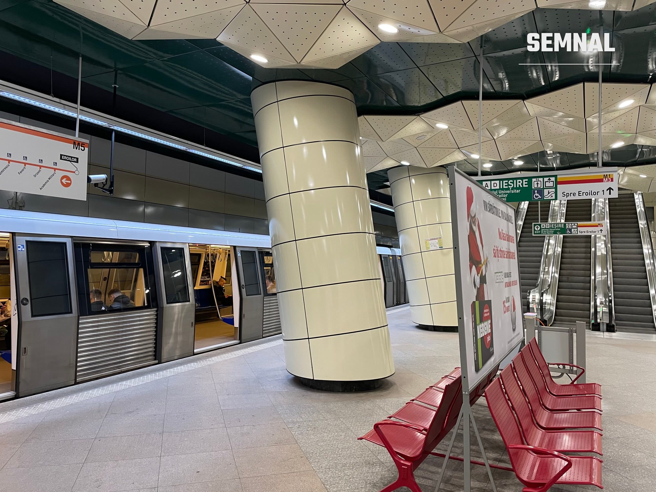 Tren de metrou Bombardier Movia oprit la peron în stația Eroilor 2, pe Magistrala 5 din București, imagine ilustrativă (Foto: Puly4q / Wikimedia Commons, CC BY-SA 4.0)