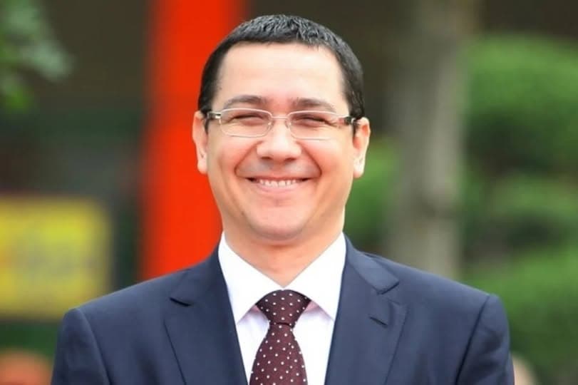 Dinescu, apă până la glezne, Ponta – până la gât: Acuzații de trădare și minciuni