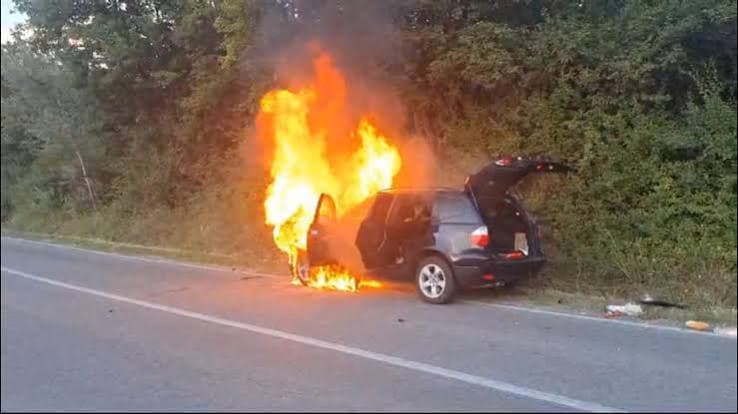 Incendiu la o mașină, imagine ilustrativă