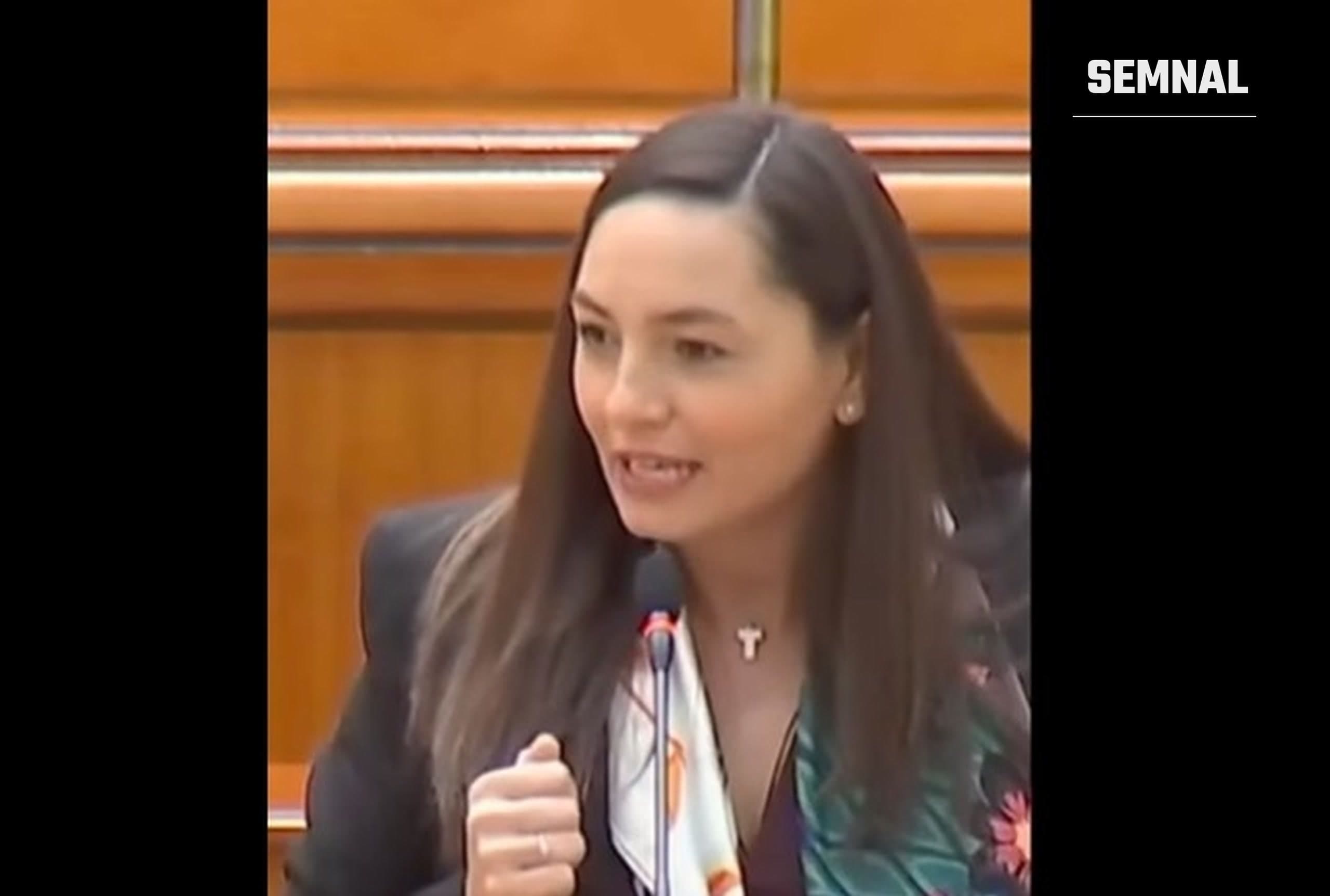 In fotografie este Anamaria Gavrilă, președinta POT