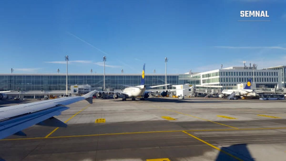 In imagine este aeroportul din Leipzig.