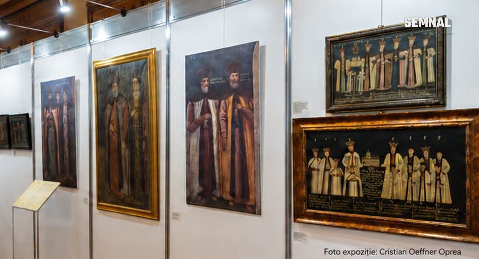 În imagine sunt mai multe tablouri în care sunt pictate chipurile familiei Brâncoveanu.