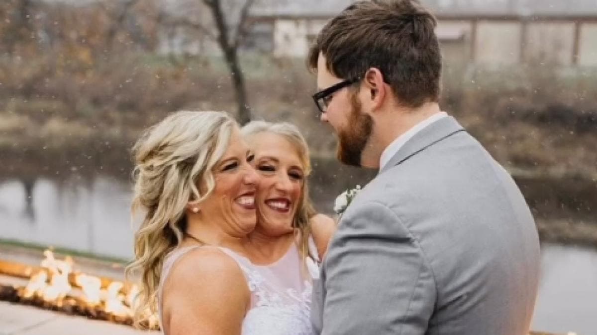 Abby și Brittany Hensel – gemenele siameze care au emoționat lumea – au devenit mame