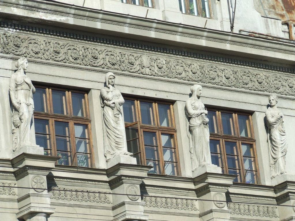 Ce-i al tău, nu-i pus deoparte!