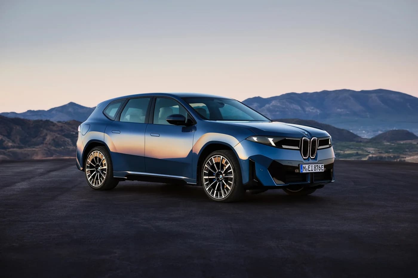 Noul BMW iX3: succes fulminant pentru SUV-ul electric al noii ere