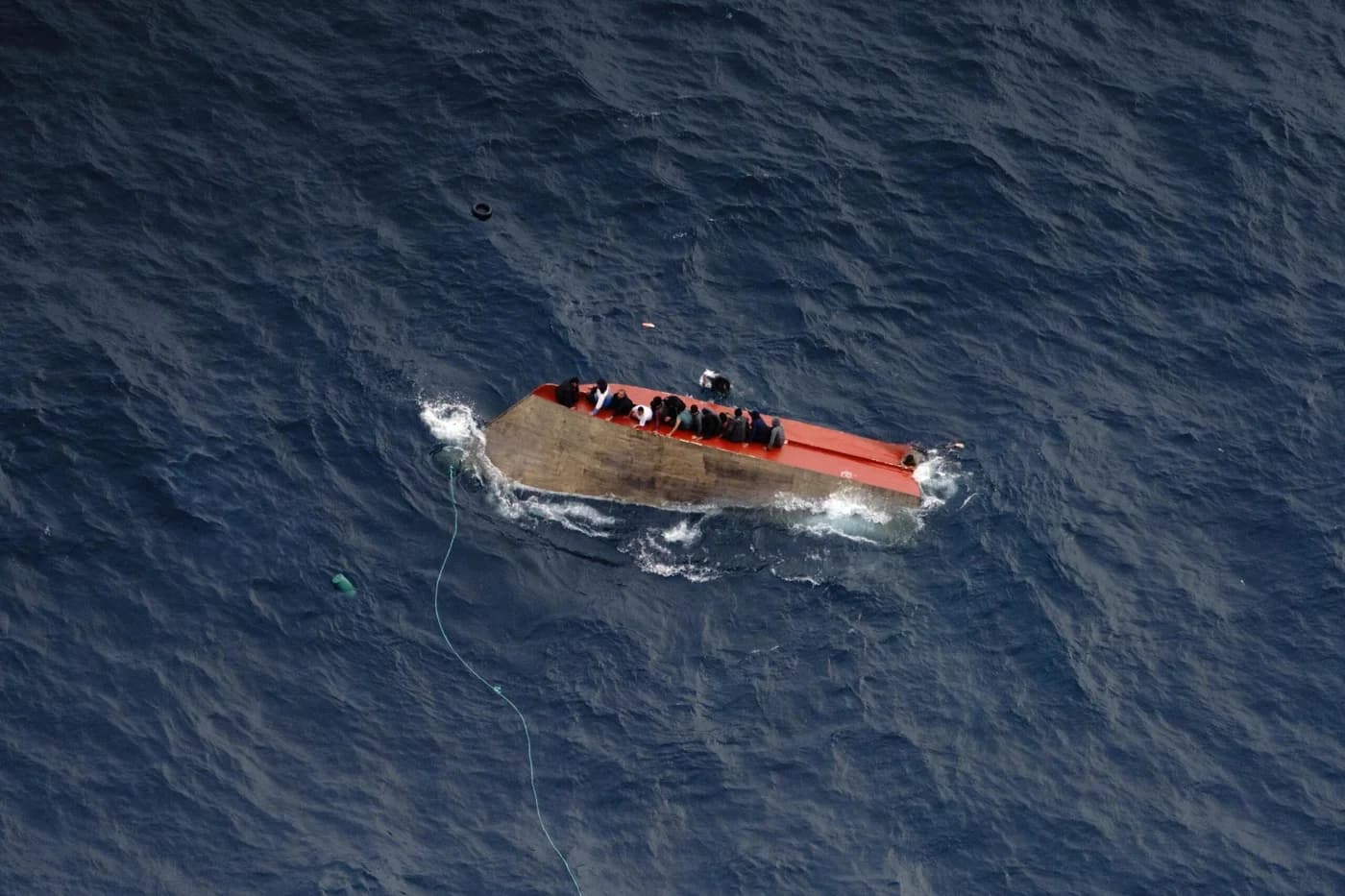 Peste 70 de migranți sunt dați dispăruți după naufragiu Mediterana