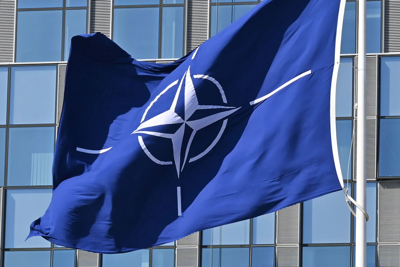 Slovenia pregătește referendum pentru ieșirea din NATO