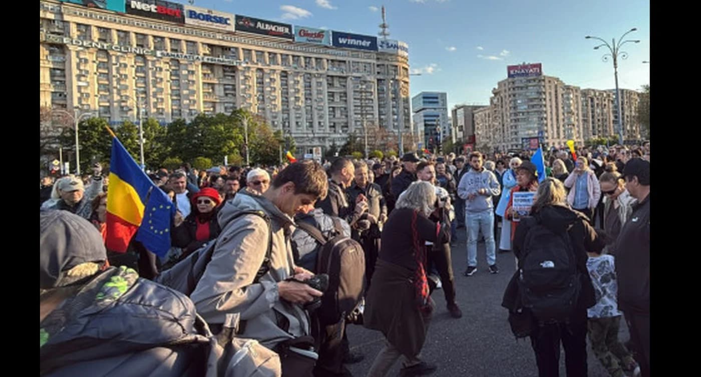 Manifestații pro-Bolojan în București și Oradea