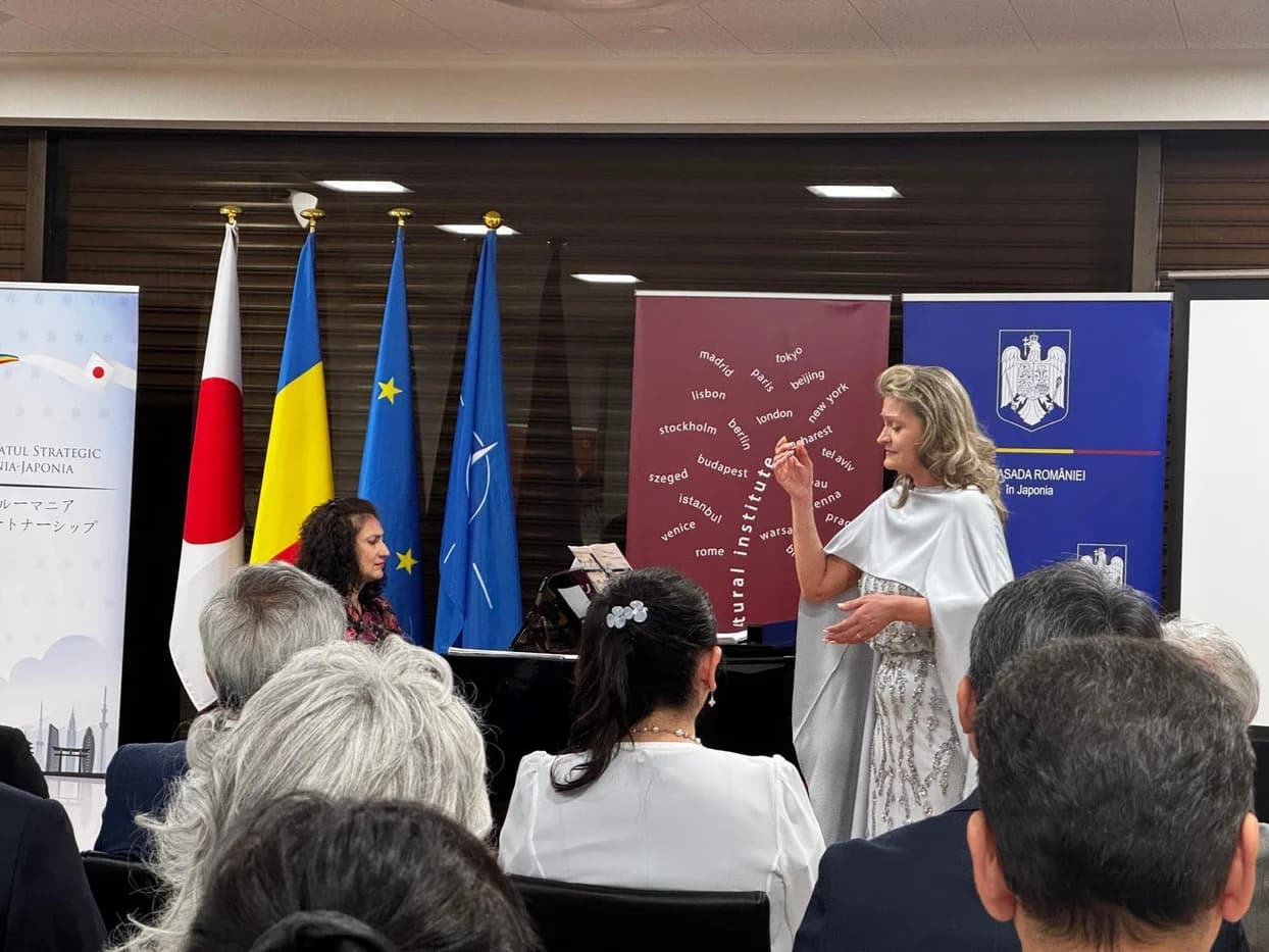Aplauze la Tokyo pentru soprana Iulia Isaev și pianista Liana Mareș