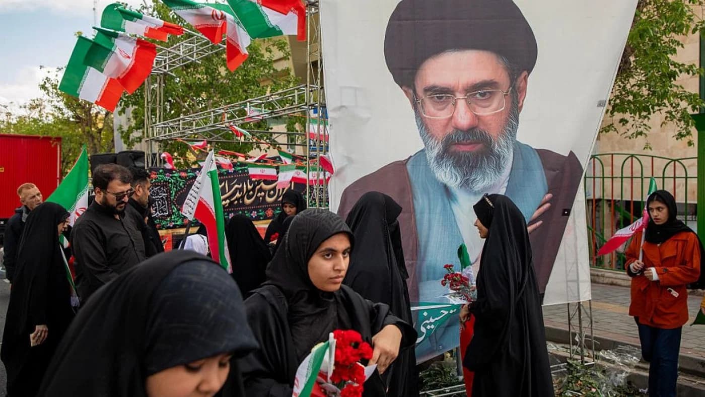 U n oficial iranian spune că Mojtaba Khamenei nu a suferit răni grave