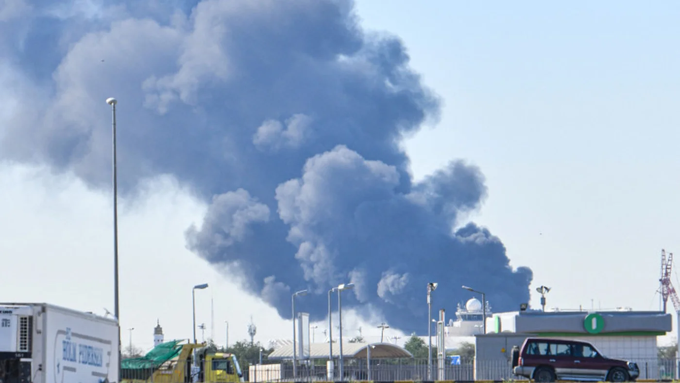 Aeroportul din Kuweit, lovit de drone în plin conflict