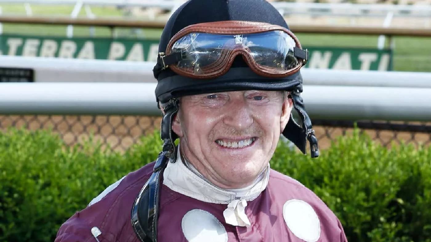 Perry Ouzts, jockeyul cu peste 53.000 de curse