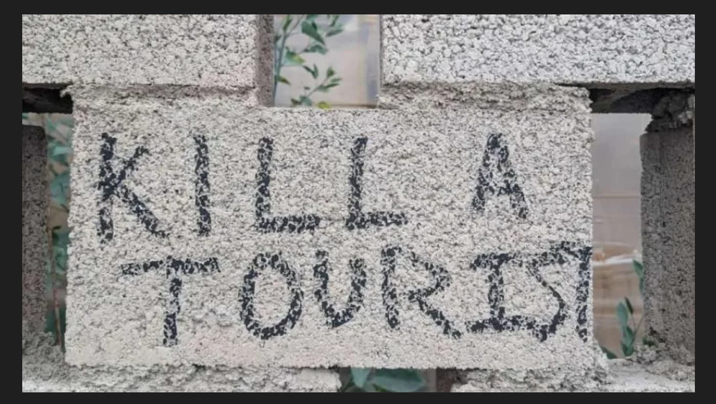 Mesaje terifiante în Tenerife: „Omoară un turist!”