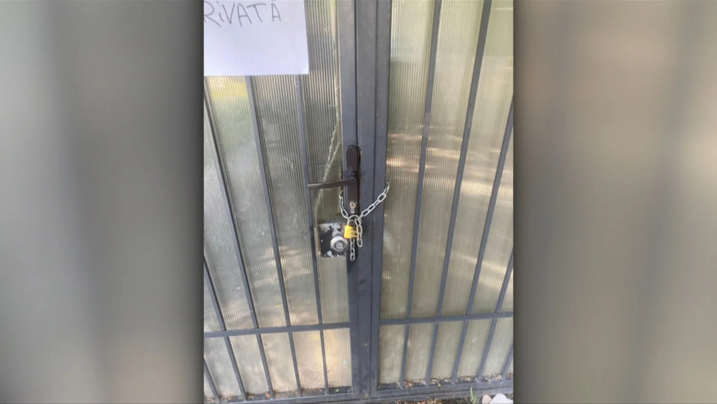 Craiova: Locatarii, obligați să intre în bloc prin magazin