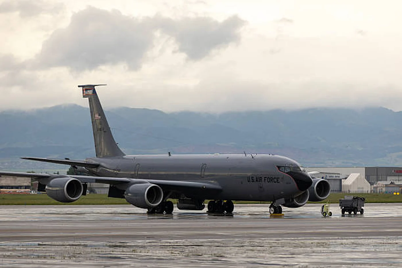 Avioane americane KC-135R Stratotanker ajung la Constanța