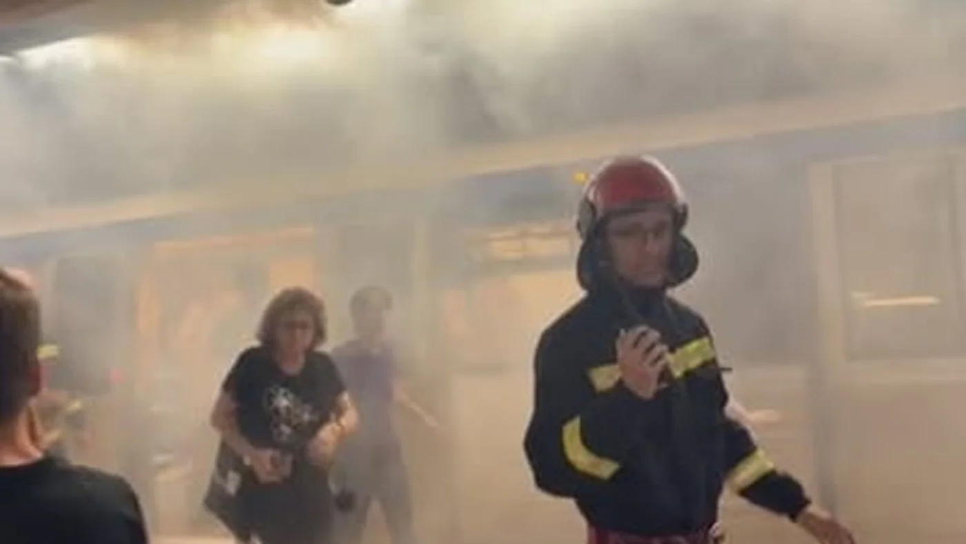 Incendiu la metrou după furtună, la Universitate