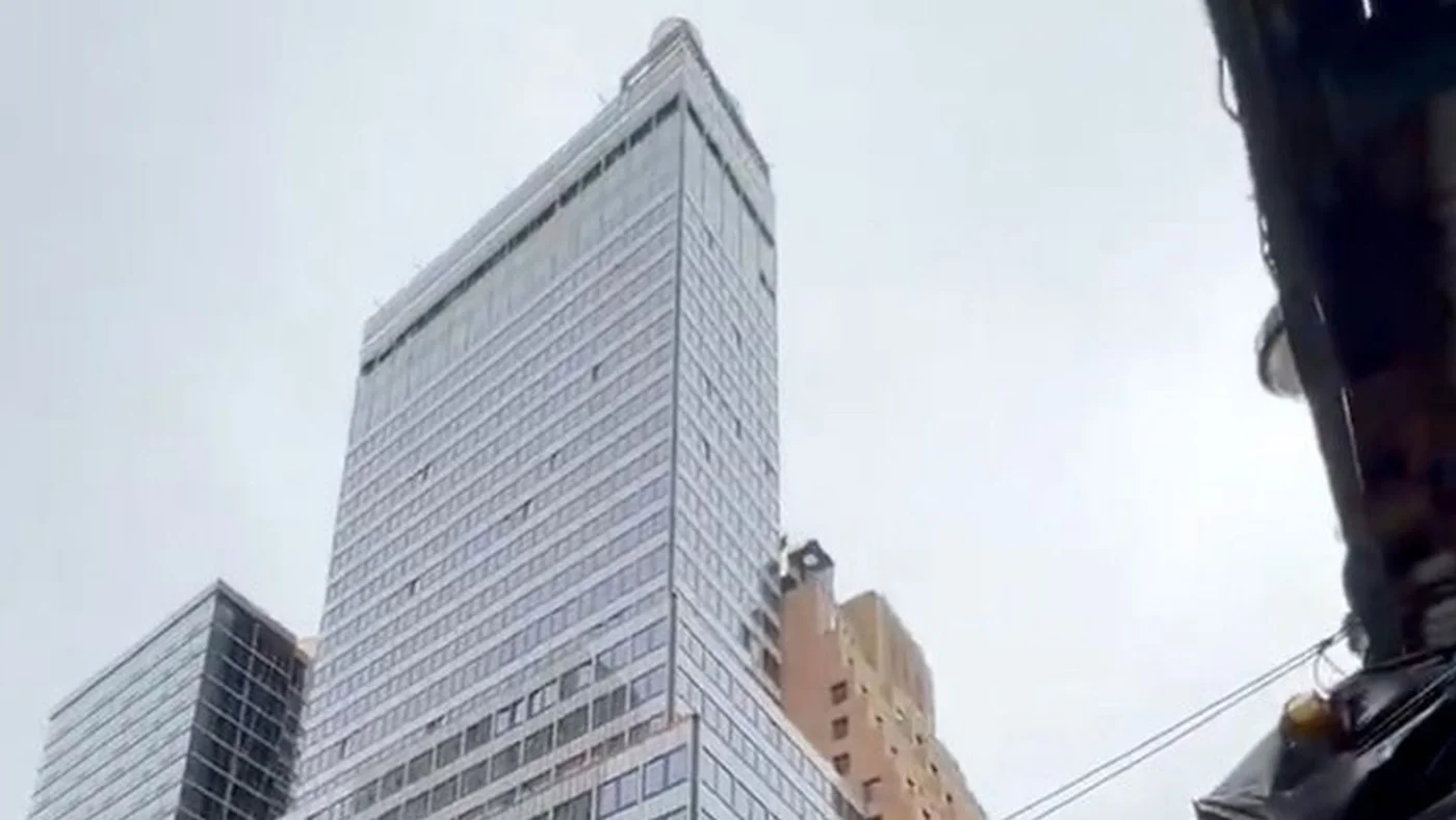 Zgârie-nori din New York evacuat din cauza riscului de prăbușire