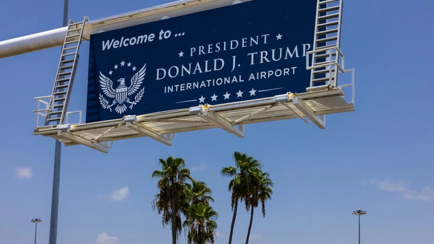 Aeroportul din Palm Beach primește numele lui Trump