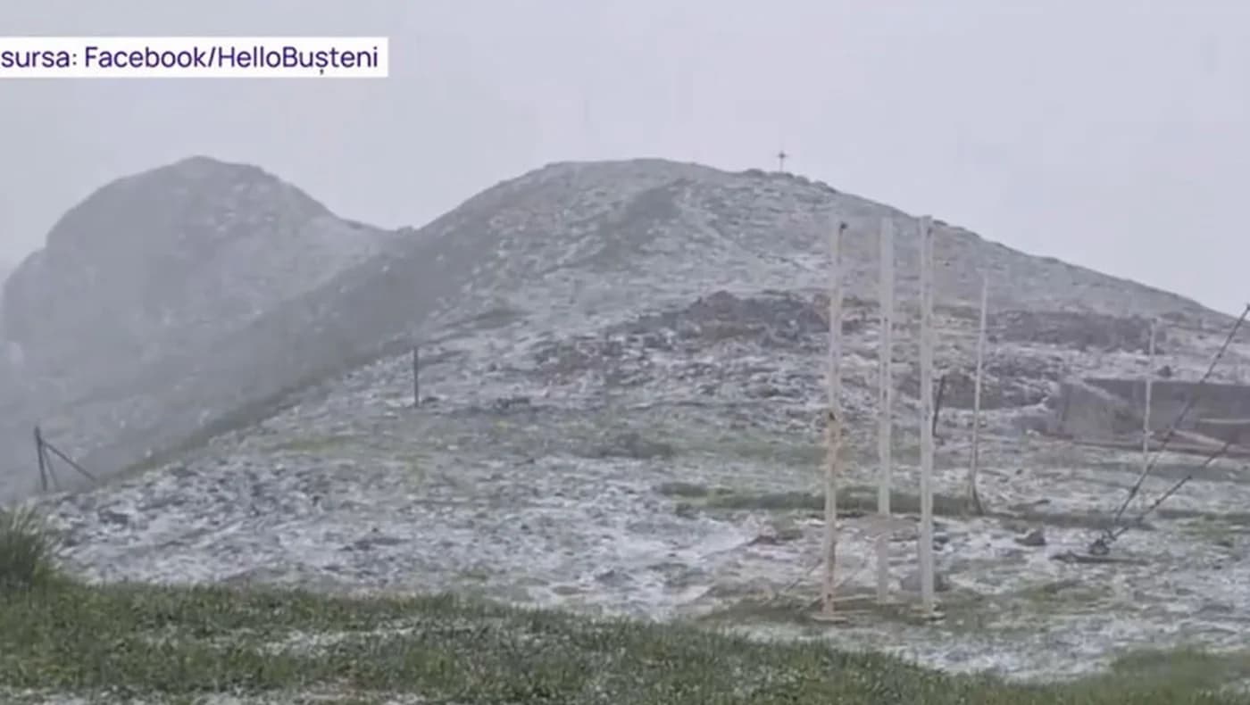 Grindină pe Vârful Omu după nopți cu temperaturi sub zero