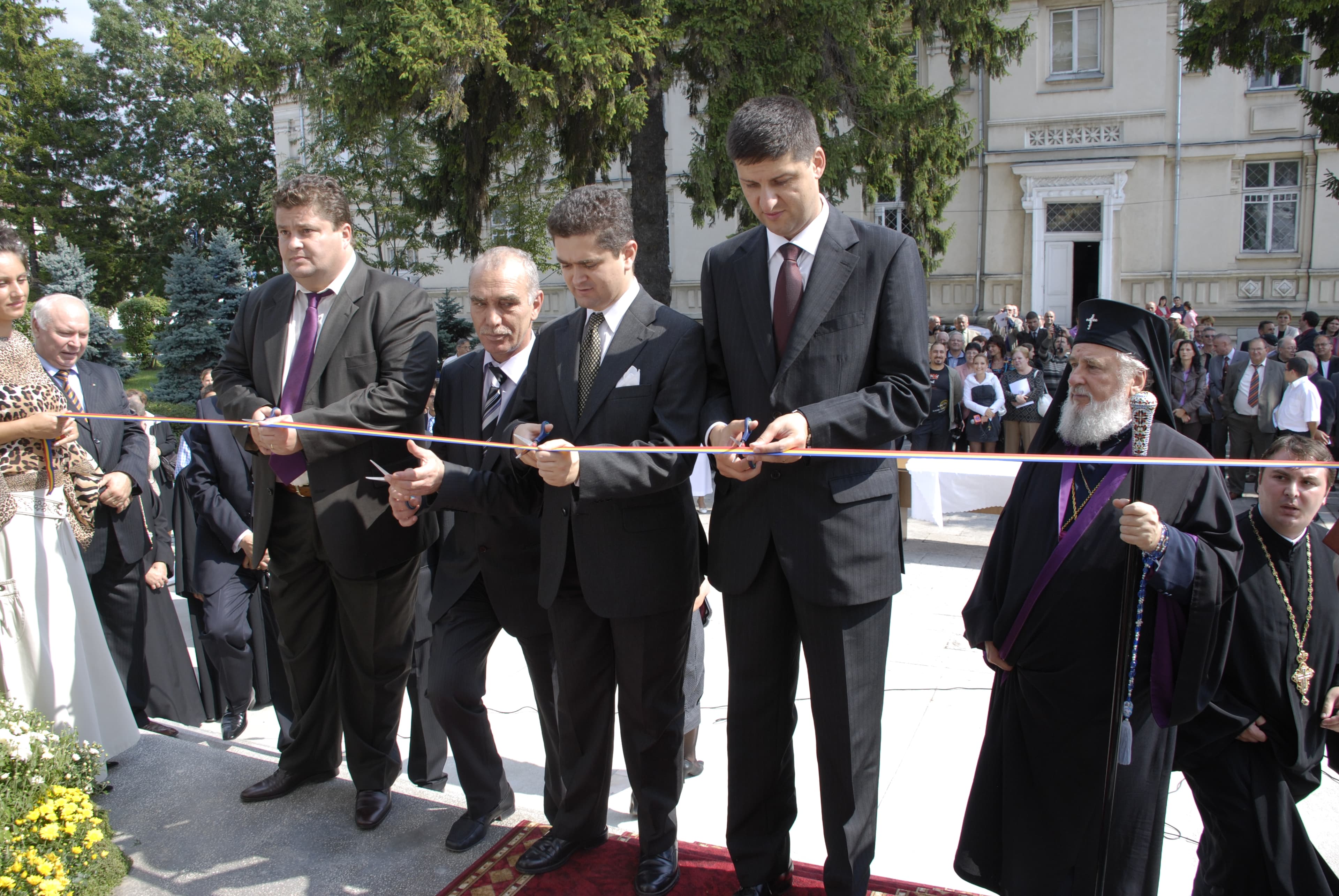 Toader Paleologu a tăiat panglica Muzeului de Artă din Târgovişte