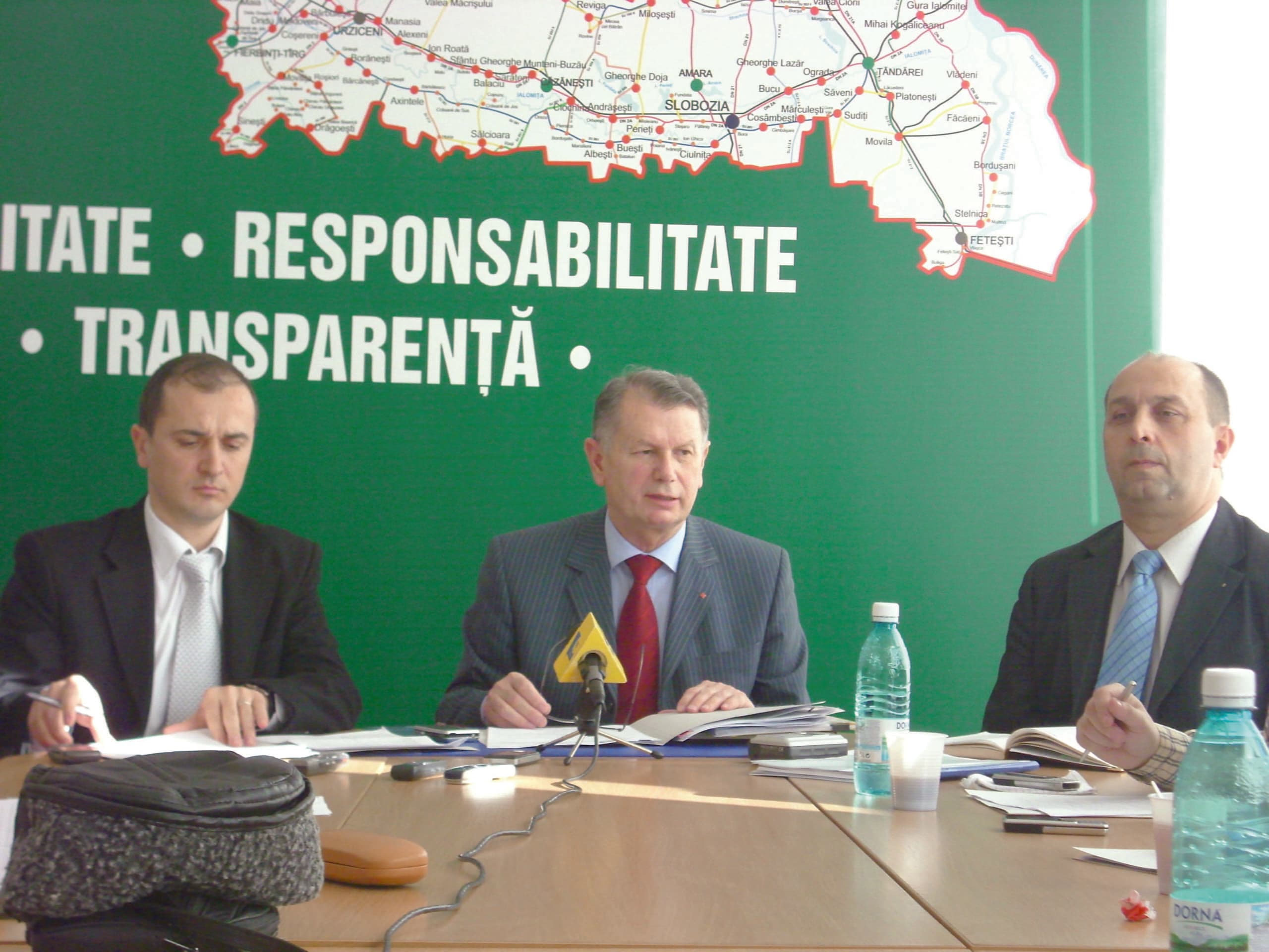 Balamuc institutional: „Cetateanul Teculescu” vs. Consiliul Judetean Ialomita — Politică