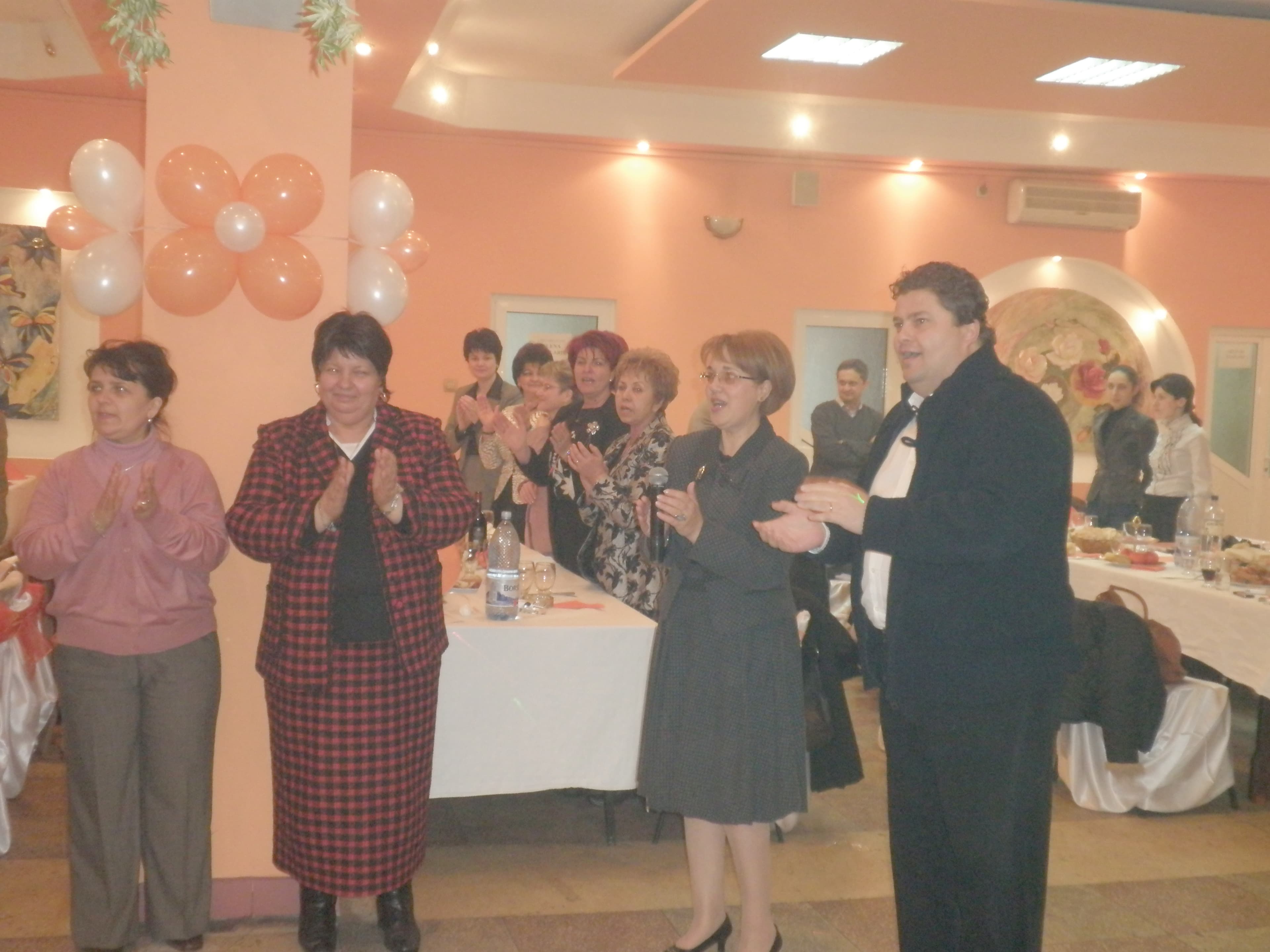 Femeile democrat-liberale au petrecut la inceput de primavara