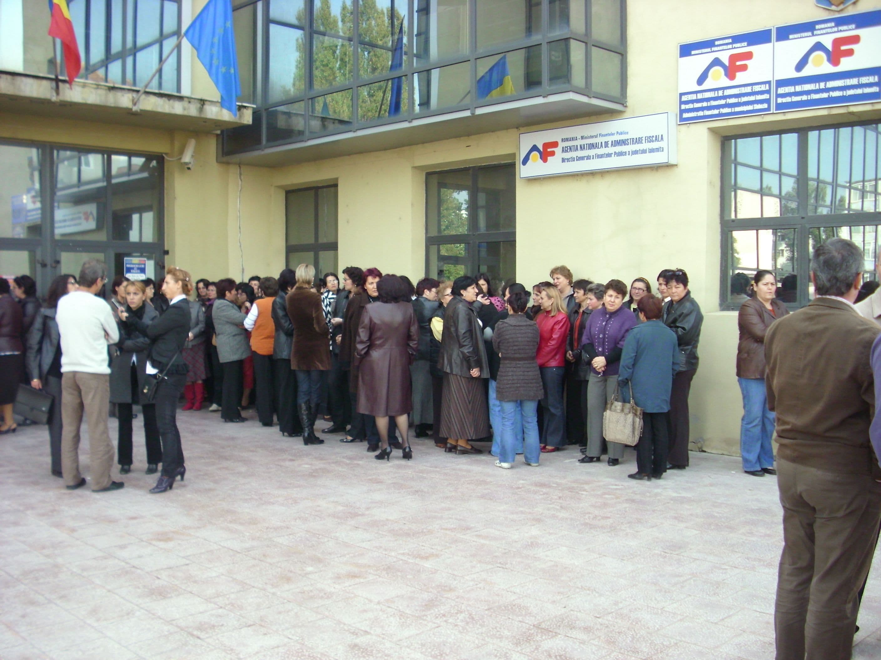 Protest spontan al finantistilor ialomiteni